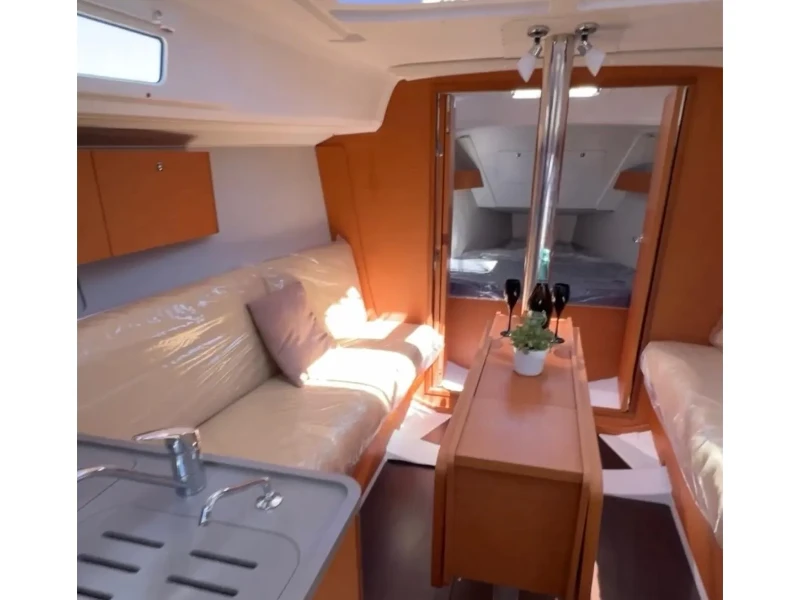 Dufour 32 SILVIA boat image