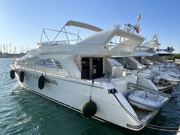 Eminence X6 LA VIE boat image