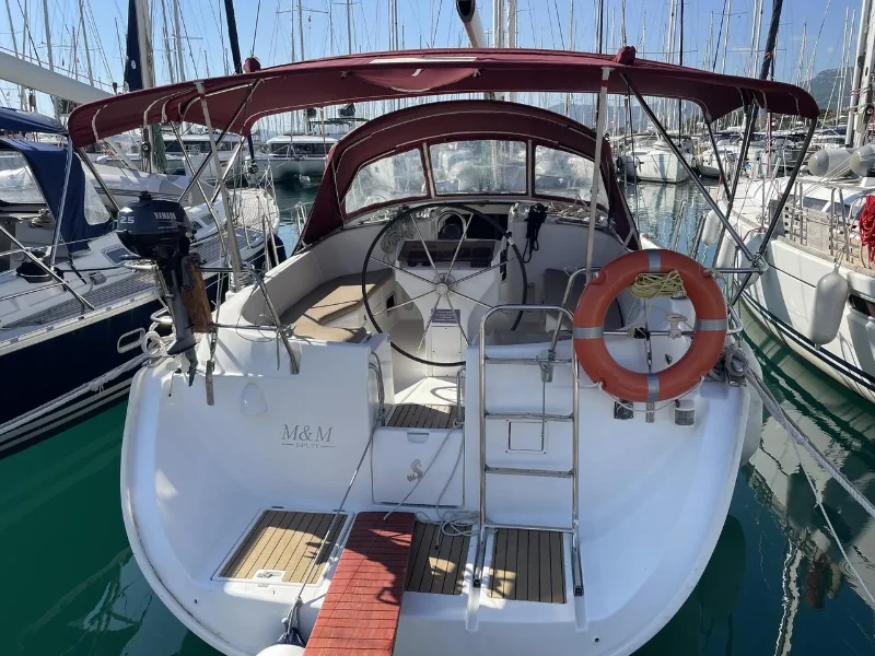 Oceanis 411 Celebration M&M boat image