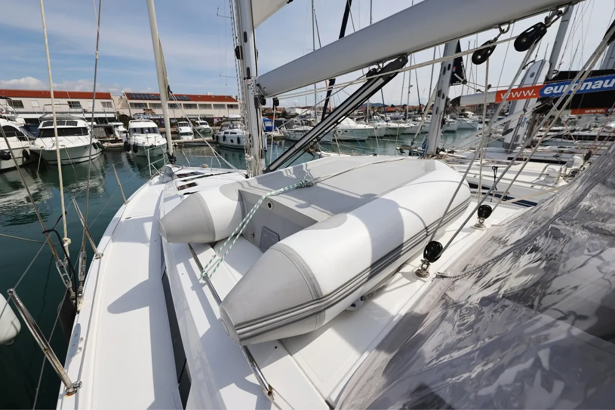 Image slide 257258
