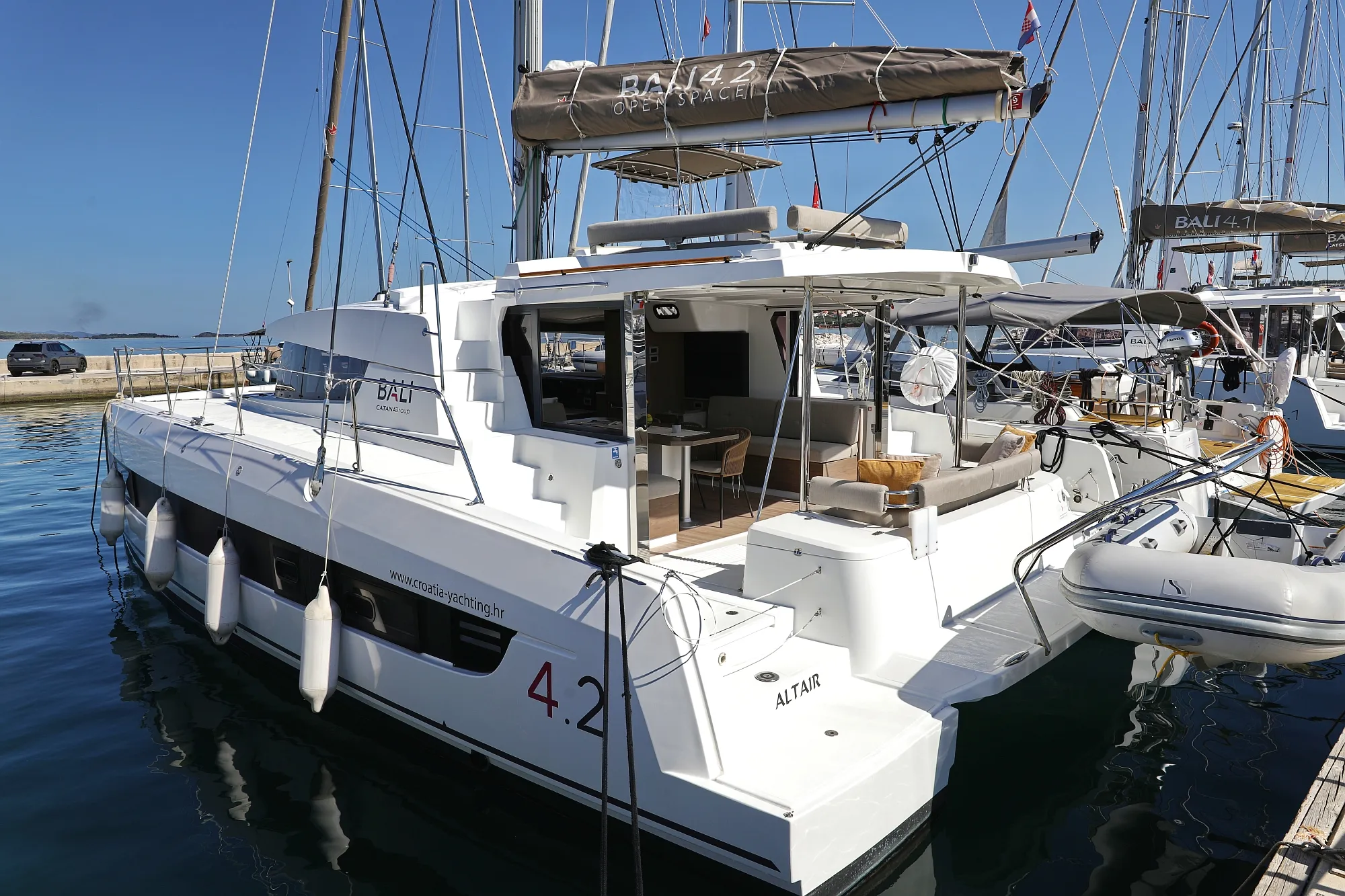 Bali 4.2 - 4 + 1 cab. Altair boat image
