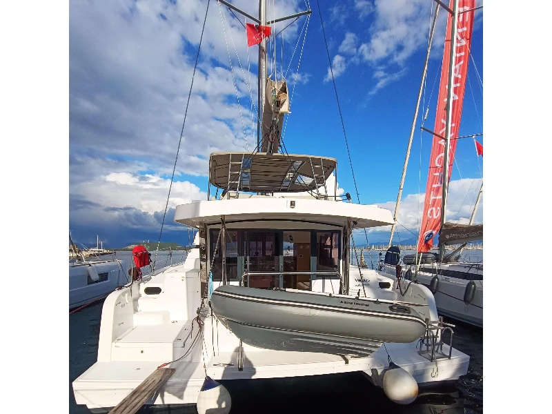 Bali Catspace VEGAS boat image