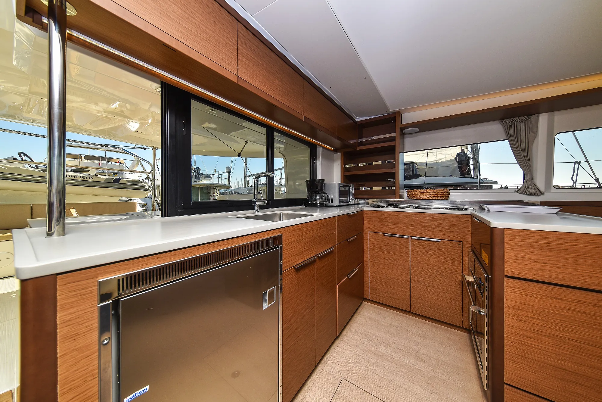 Image slide 258260