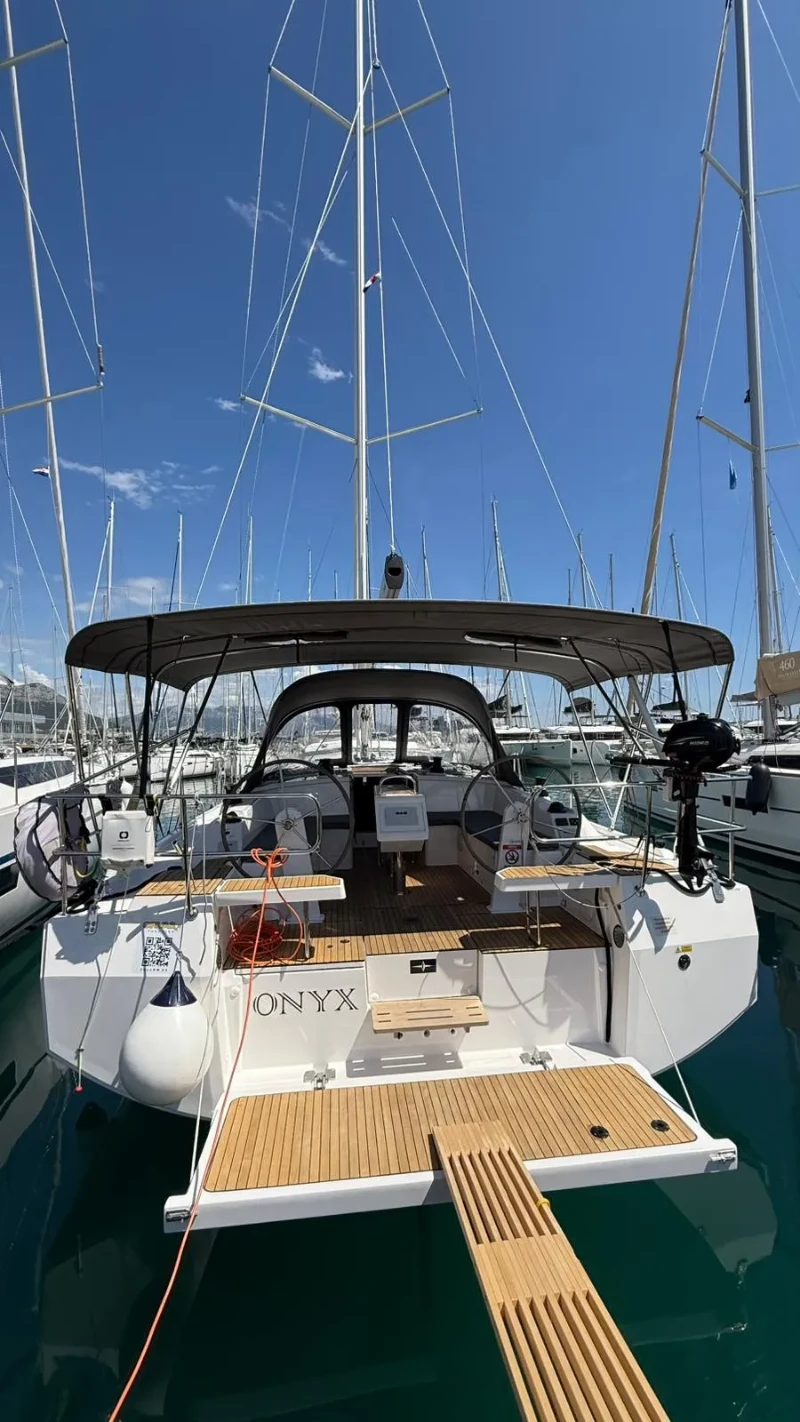 Bavaria C42 Onyx boat image