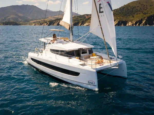 Imagem do barco Bali 4.2 Tina