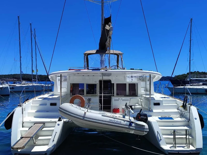 Lagoon 450 Fly Gin Tonic boat image