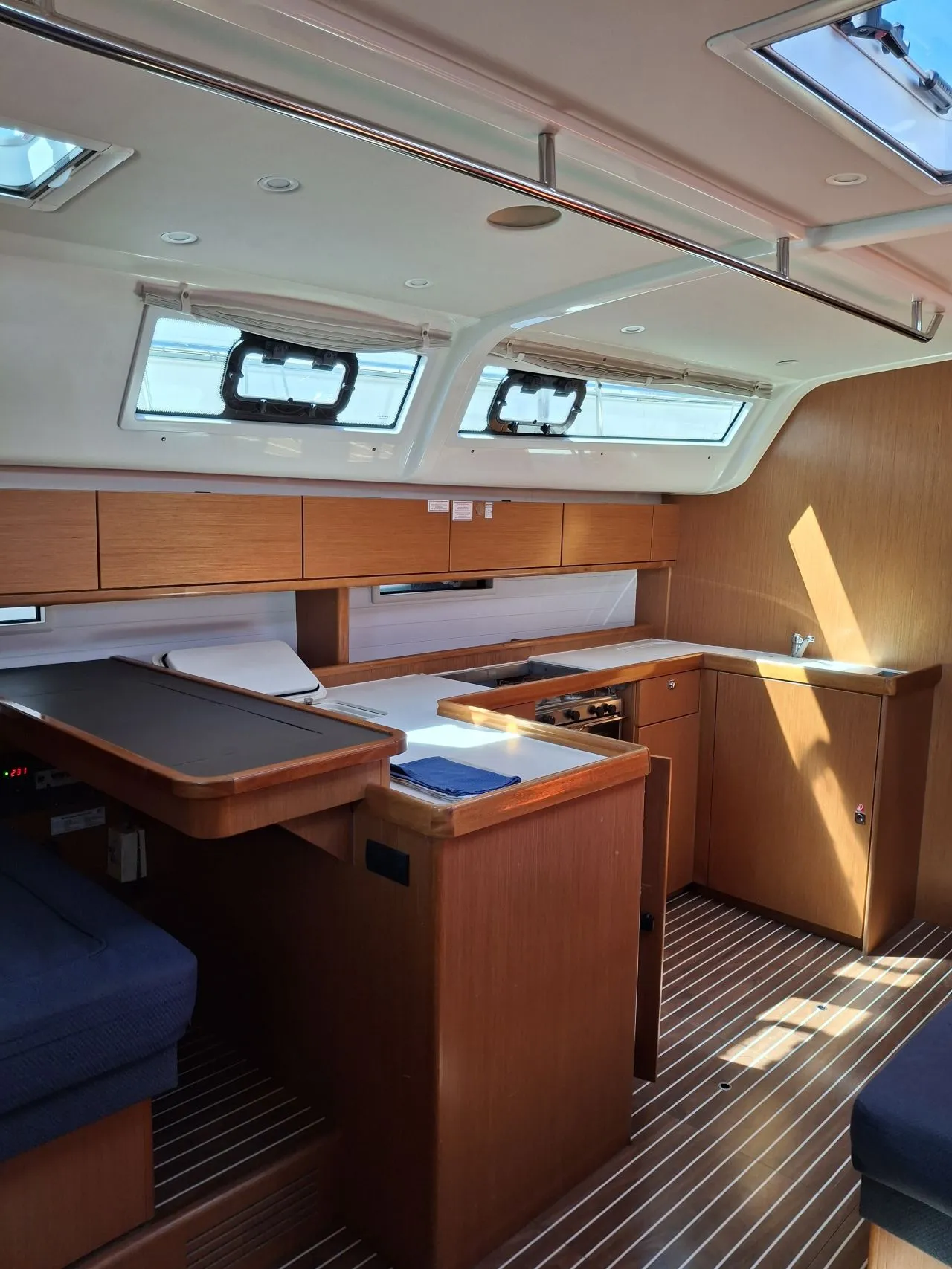 Image slide 260144