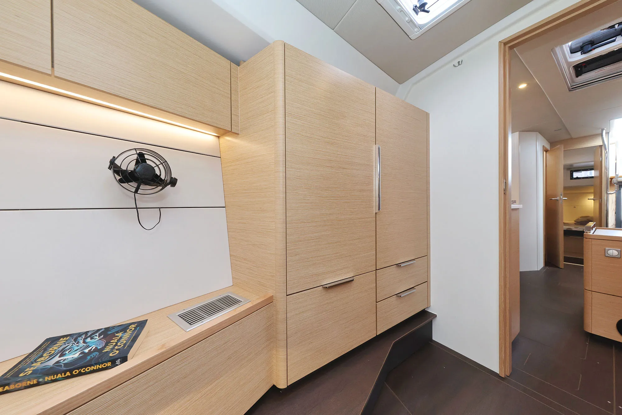 Image slide 260262