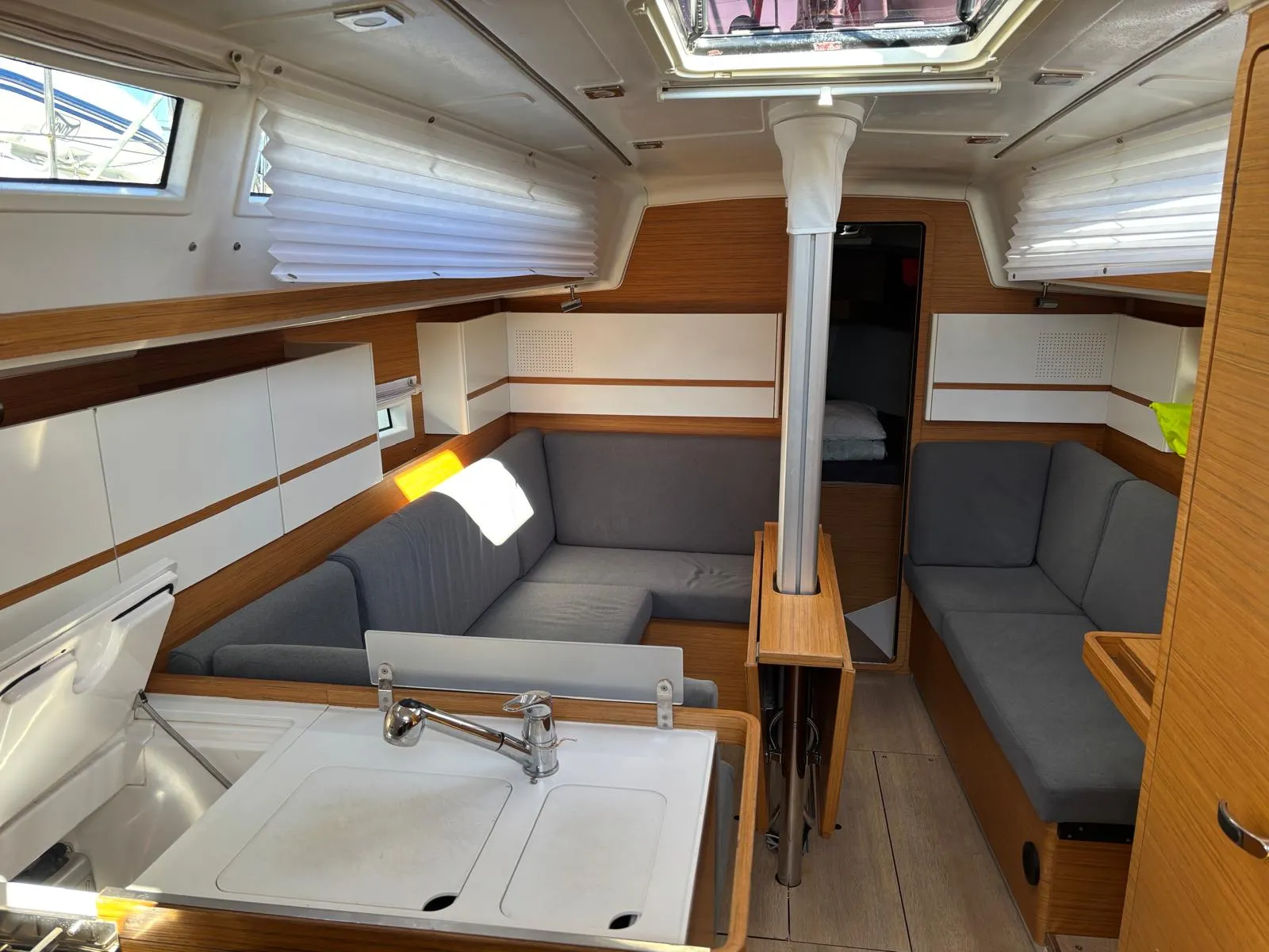 Image slide 260305