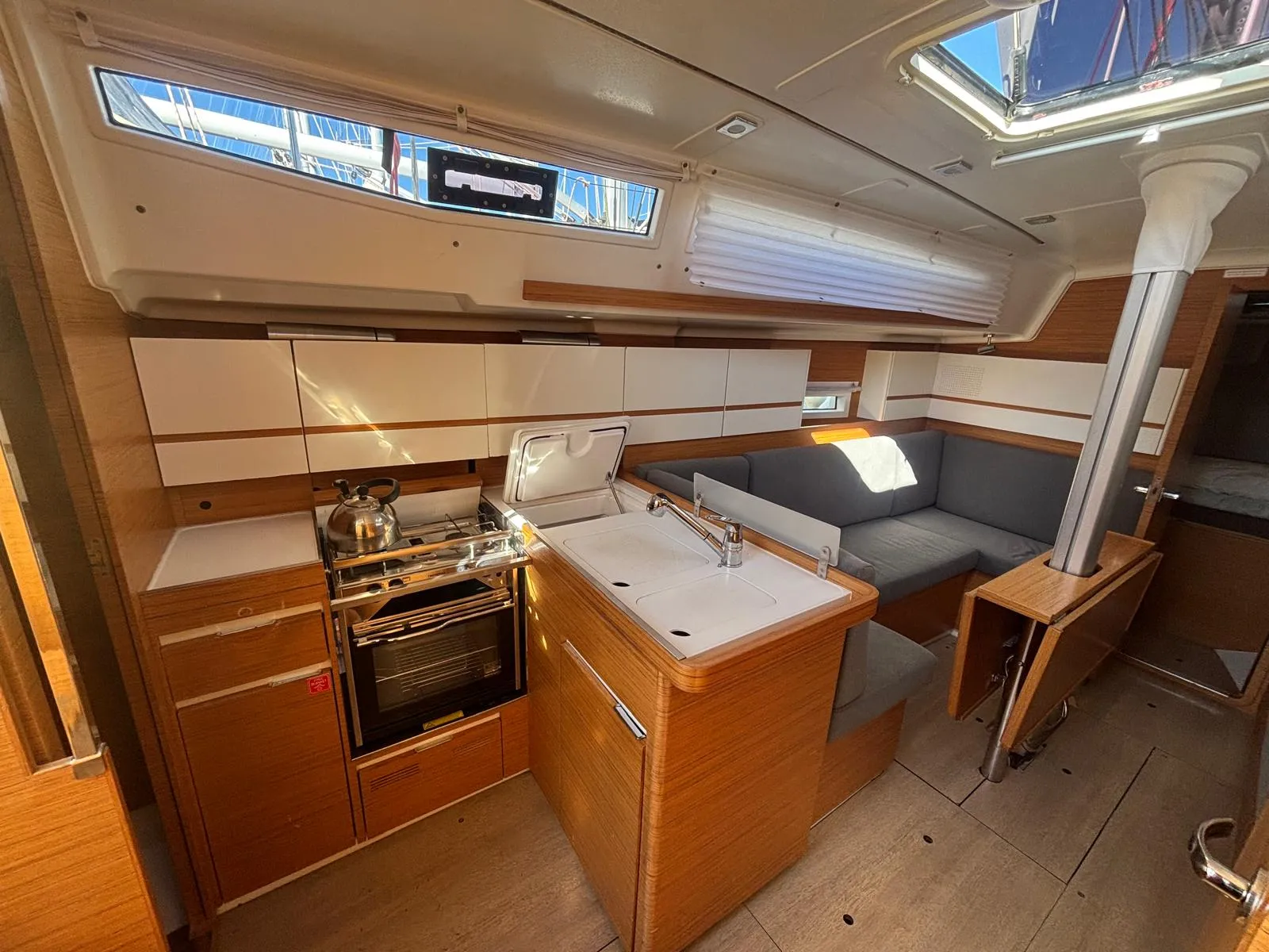 Image slide 260307