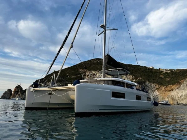 Lagoon 46 Deep Blue boat image