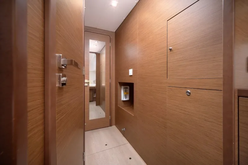 Image slide 260525