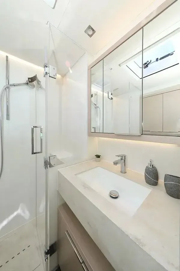 Image slide 260823