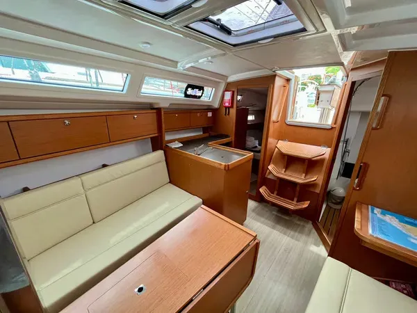 Image slide 260915