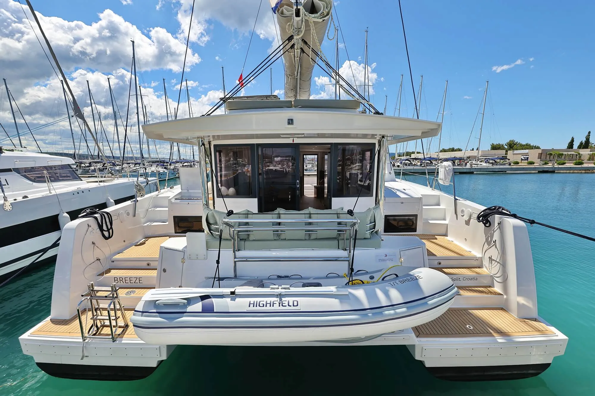 Bali 4.4 - 4 + 1 cab. Breeze boat image