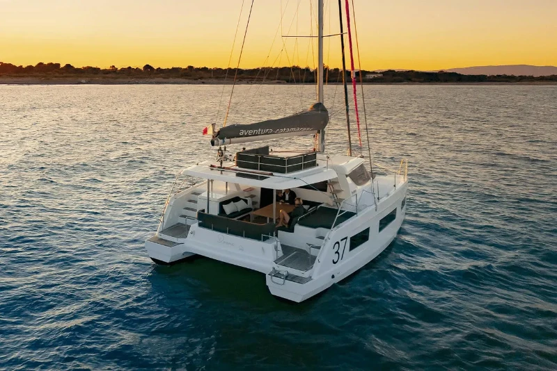 Aventura 37 Thomas boat image