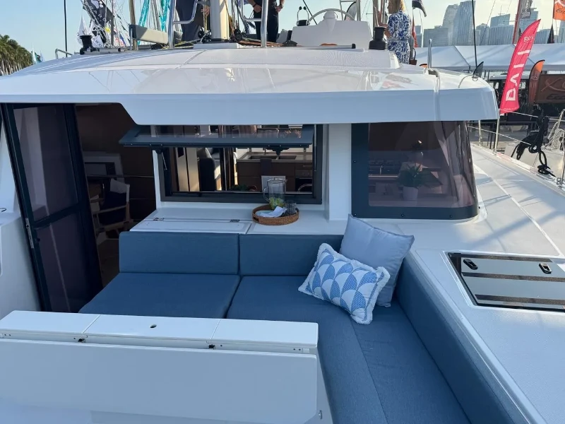 Bali 4.6 - 4 cab. OW Rosa Regale boat image