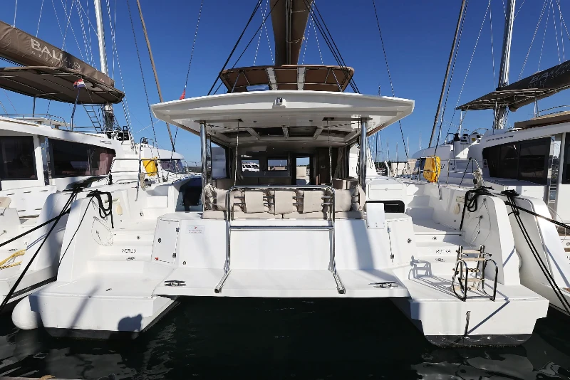 Bali 4.6 Acrux boat image