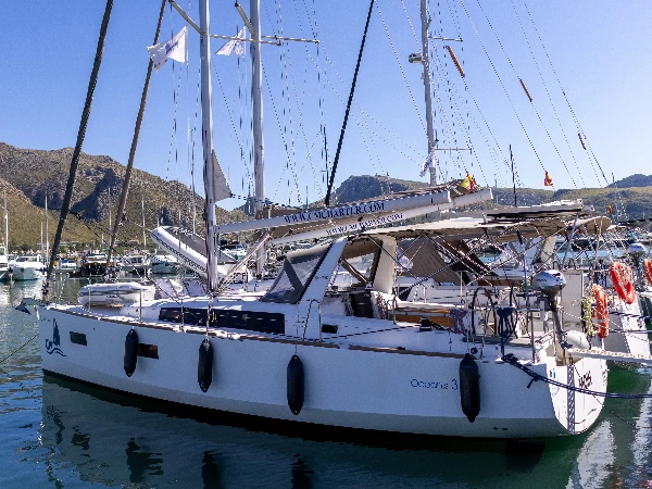 Oceanis 38 MOIN boat image