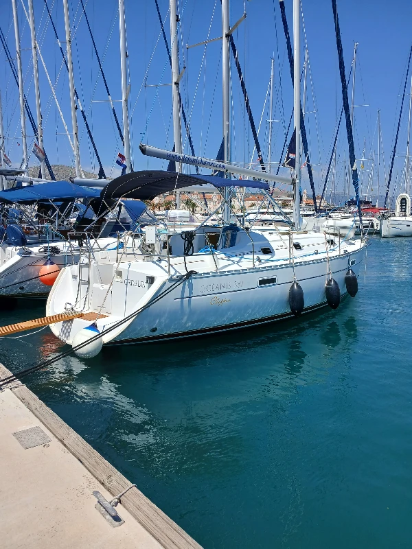 Oceanis 331 GRDELIN boat image