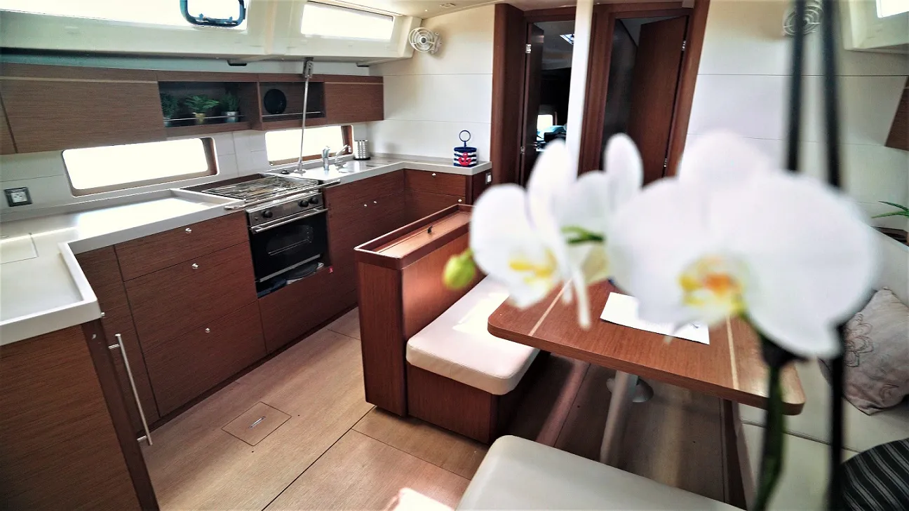 Image slide 2753