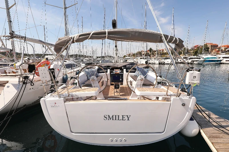 Hanse 388 Smiley boat image