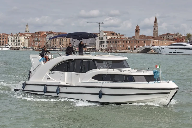 Imagem do barco Minuetto 6 03