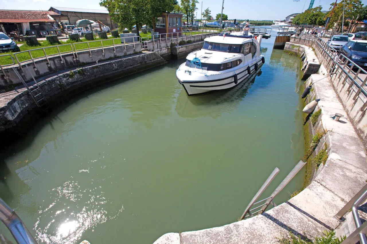 Image slide 280296