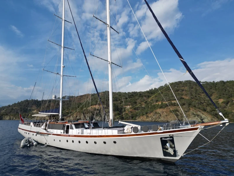 Nautilus Nautilus boat image