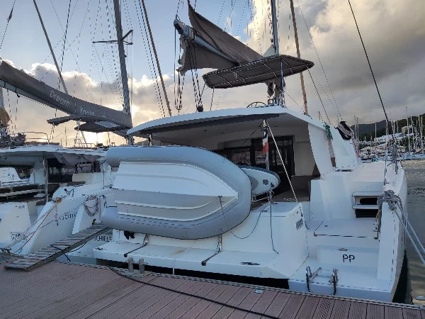 Bali 4.5 SCHIELE  boat image