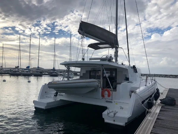 Bali 4.5 VIEQUES  boat image