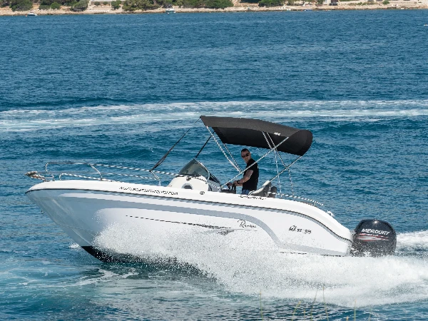 Voyager 21 Ranieri 21 boat image