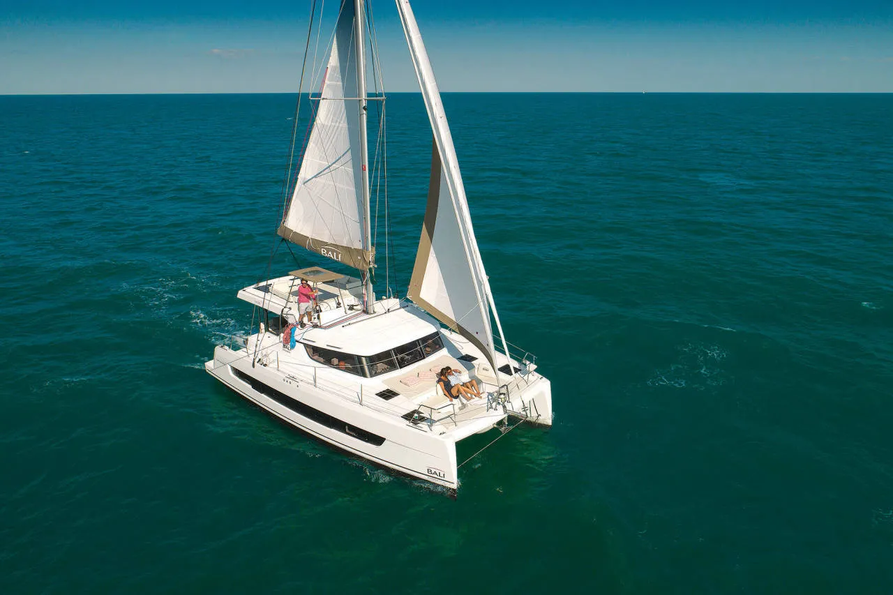 Bali Catspace PERLE BLANCHE  boat image