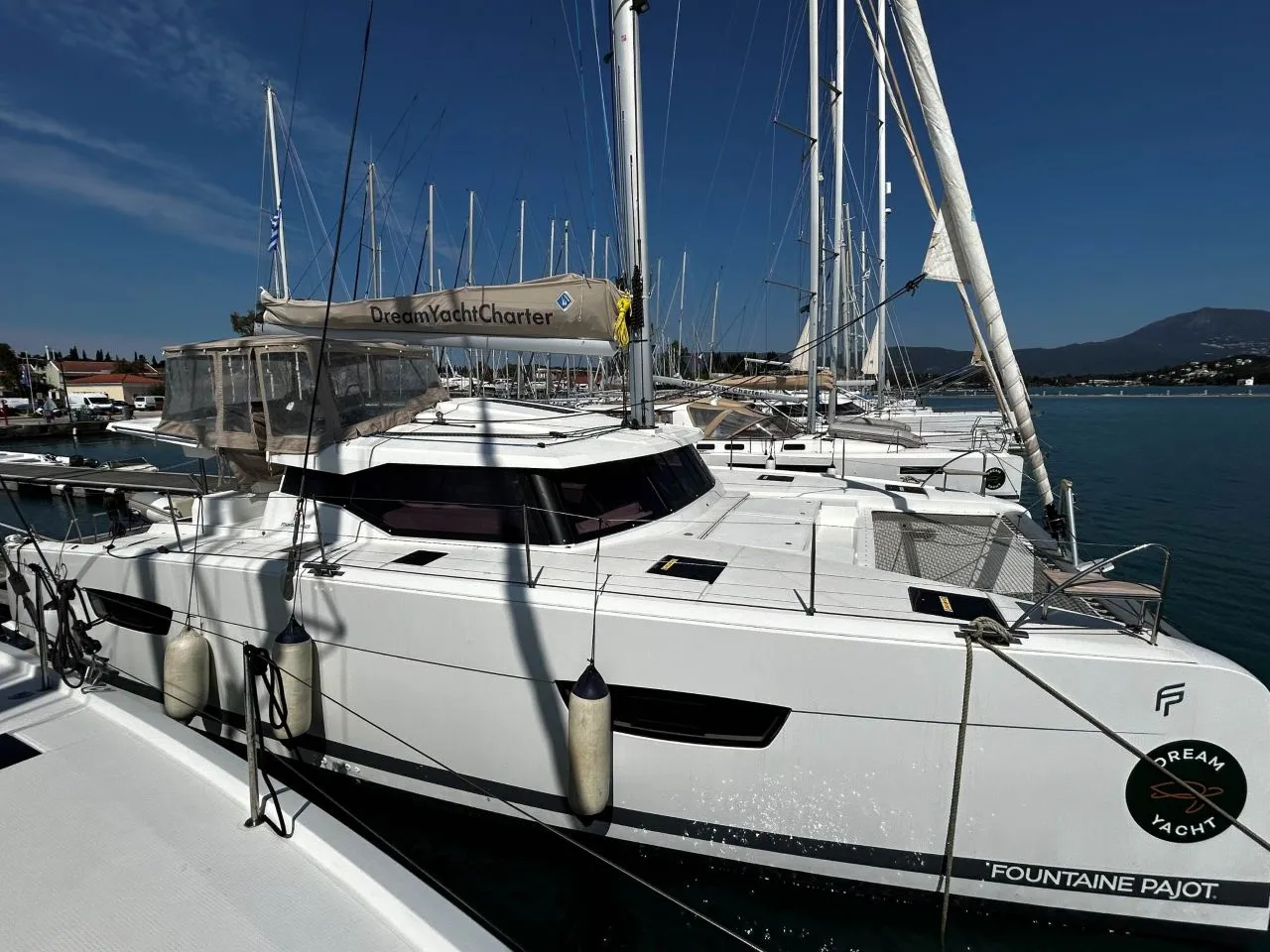 Fountaine Pajot Astrea 42 - 4 + 2 cab. HAKUNA MATATA I boat image