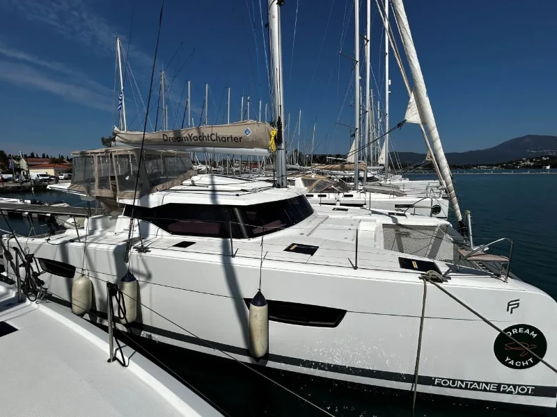 Fountaine Pajot Astrea 42 HAKUNA MATATA I boat image