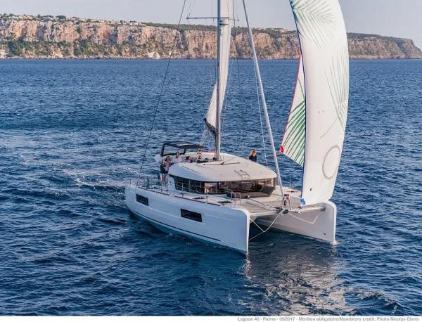 Lagoon 40 SOUTHERN CROSS  boat image