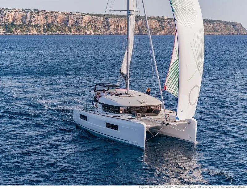 Lagoon 40 SOUTHERN CROSS  boat image