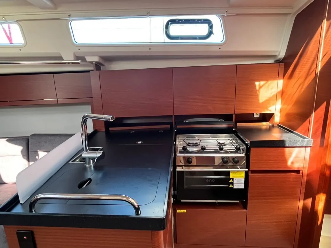 Image slide 3698