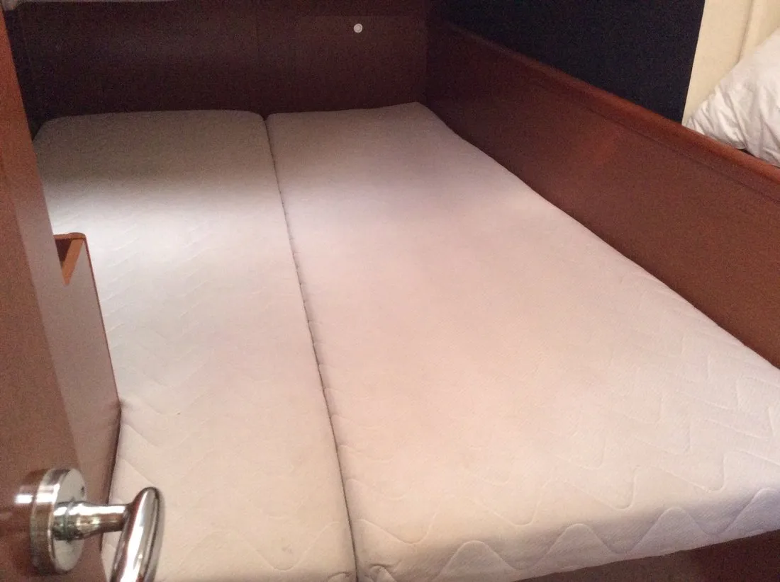 Image slide 3929