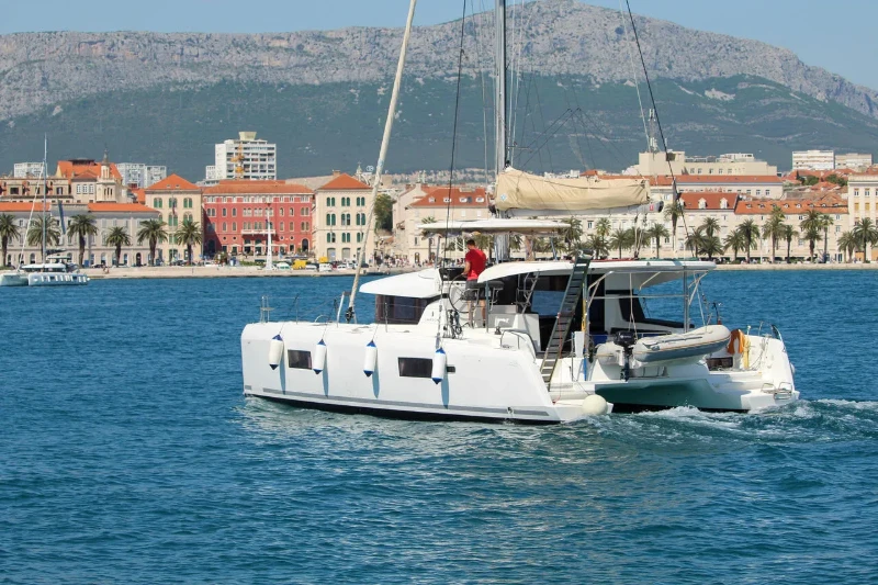 Lagoon 42 Poppy boat image