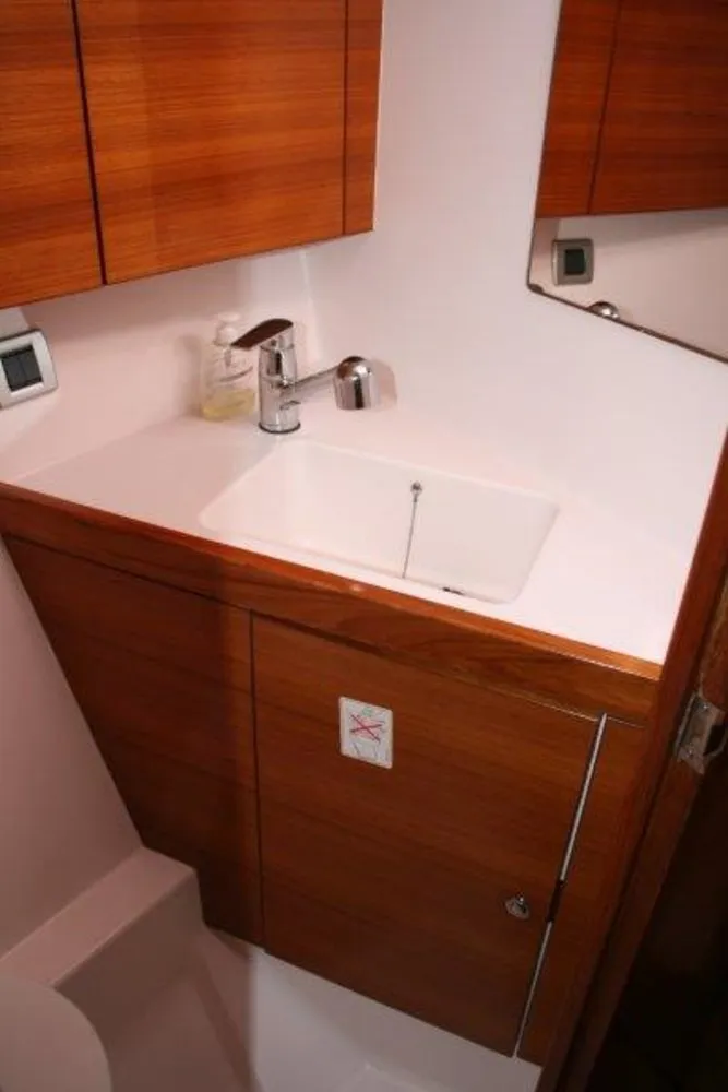 Image slide 4053