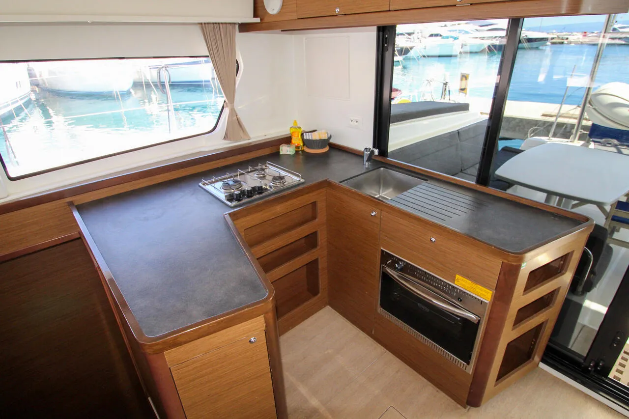 Image slide 415