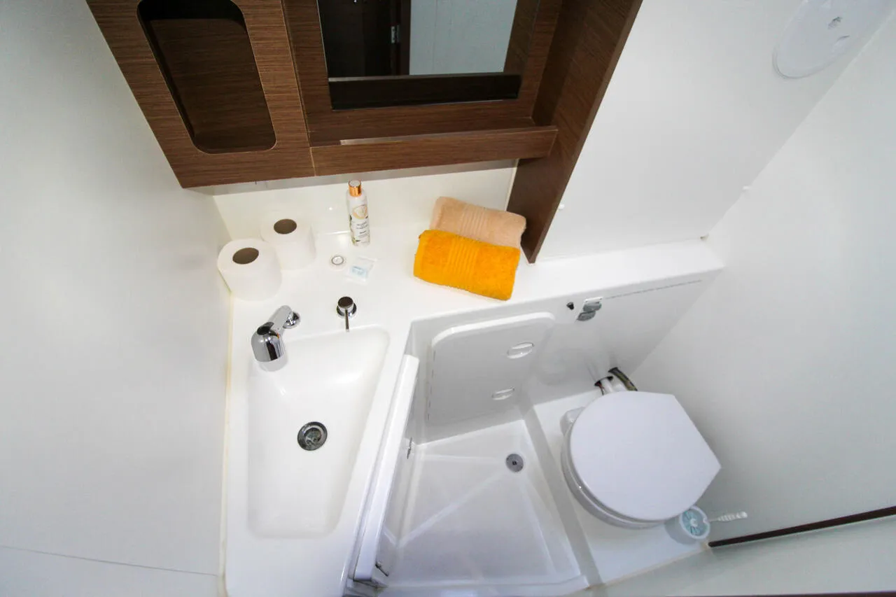Image slide 422