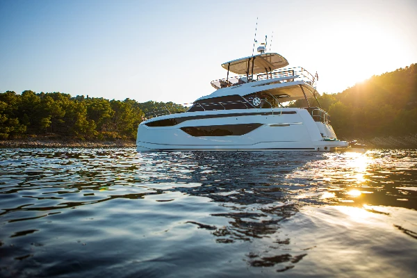 Prestige M48 Dolce far niente boat image