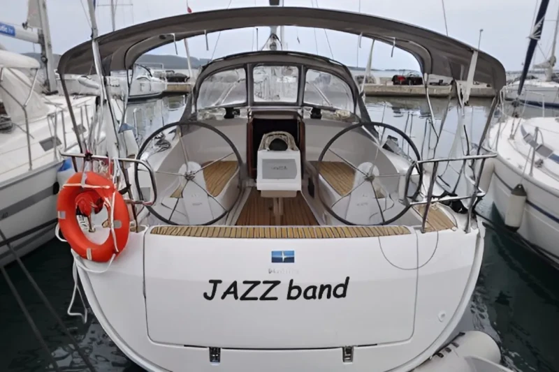 Bavaria Cruiser 37 Jazz Band boat image
