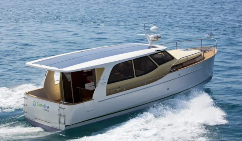 Greenline 33 Mozart boat image