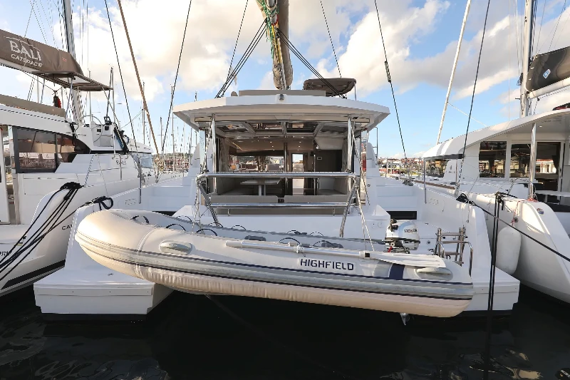 Bali 4.2 Aurora boat image