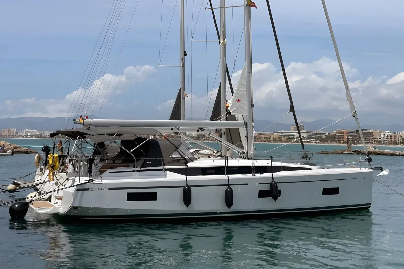 Bavaria C42 Blue Eyes boat image
