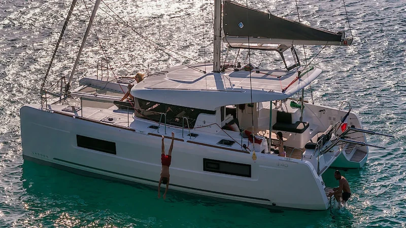 Lagoon 40 Sunrise boat image