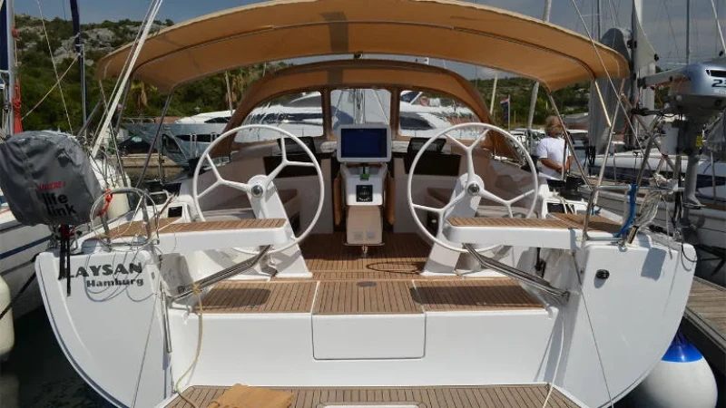 Hanse 418 Laysan boat image
